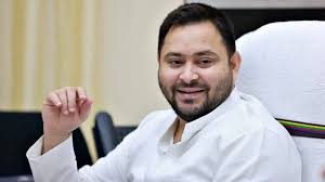 تیجسوی یادو کے اہم انتخابی اعلانات: تمام عارضی ملازمین کو مستقل کرنے اور جیویکا دیدیوں کو 30 ہزار تنخواہ کا وعدہ