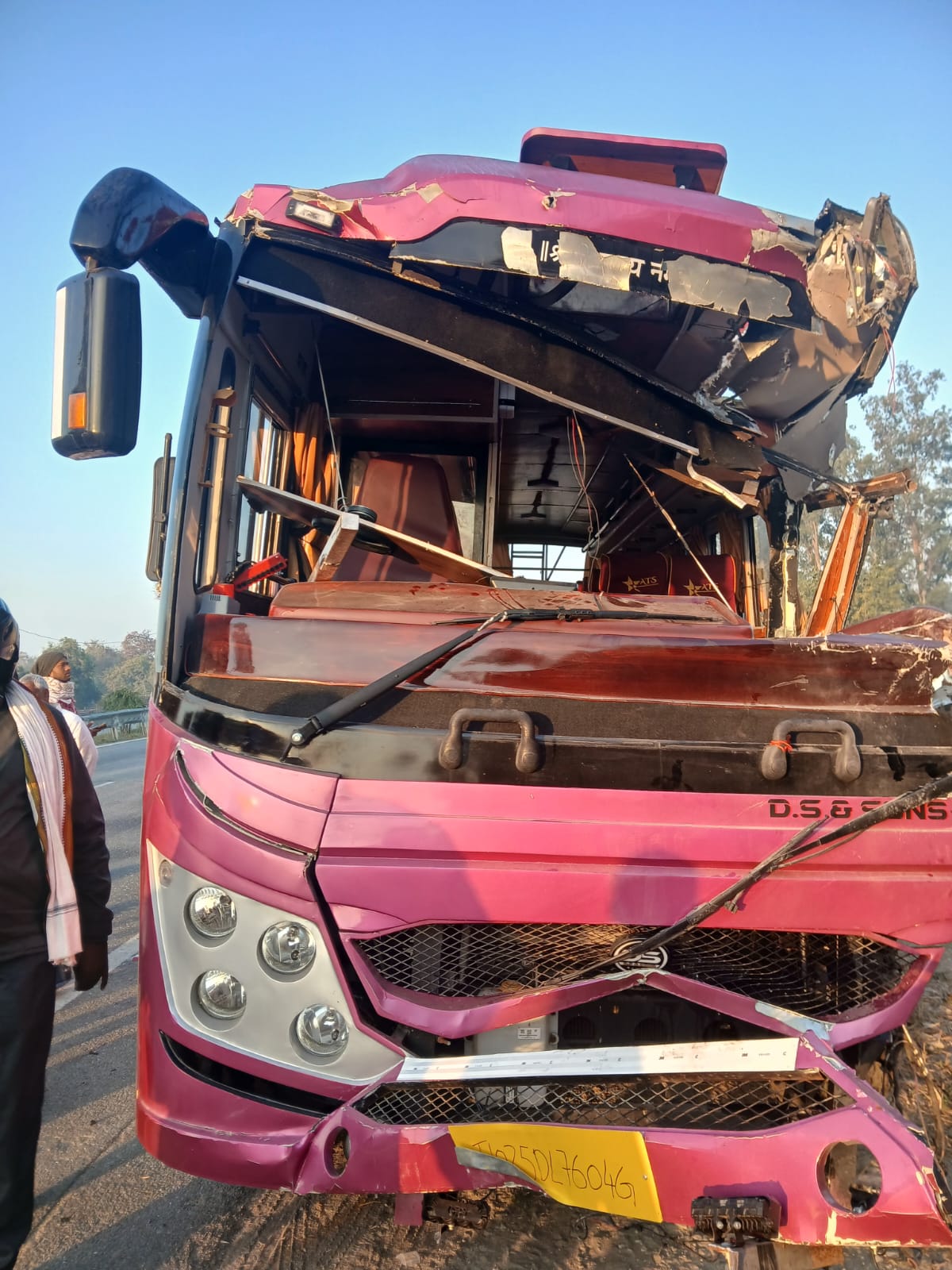 طالبات کو لیکر پٹنہ جارہی بس حادثے کا شکار، دو اساتذہ کی موت، 11 طلبہ زخمی